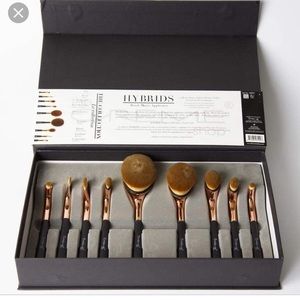 Makeup brushes from The creme shop 9-piece set